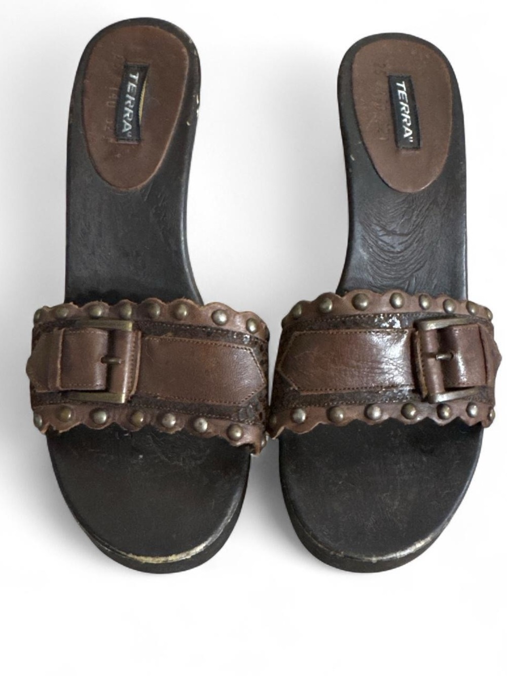 Vintage BRN Terra Leather Buckle Heels w/ Studded Detail Chunky Wooden 3.5” Heel